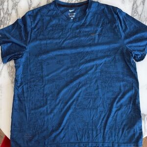 Men’s Nike Running shirt size XL
